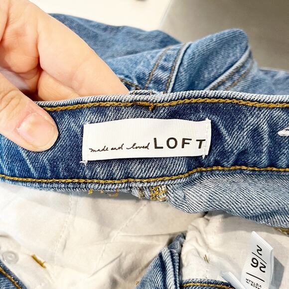 LOFT High Rise Straight Leg Raw Frayed Hem Rhinestone Jeans Blue 2 / 26 - Picture 3 of 10